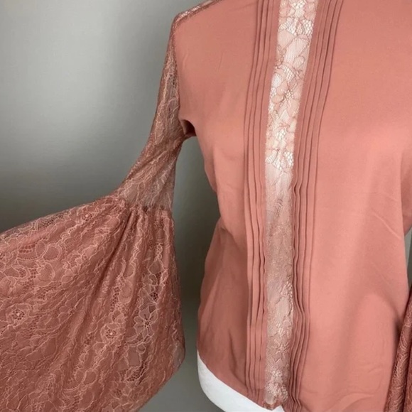 NWOT. Express Handkerchief Sleeve Lace Blouse Top Peach Pink. XS. - Picture 5 of 11